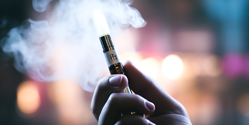 Os Perigos dos Cigarros Eletrônicos (Vapers) para Sua Saúde Bucal