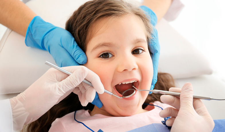 A Importância dos Primeiros Anos: Cuidados Odontológicos para Bebês e Crianças Pequenas